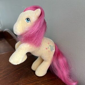 My Little Pony G1 flocked rearing dove Toy vintage 80s  yellow pink